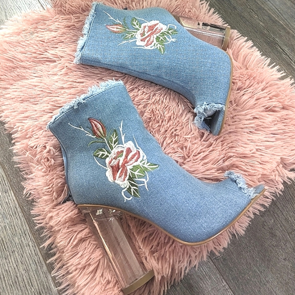 GLAZE Robin-5  Blue Denim Booties ~ NWT